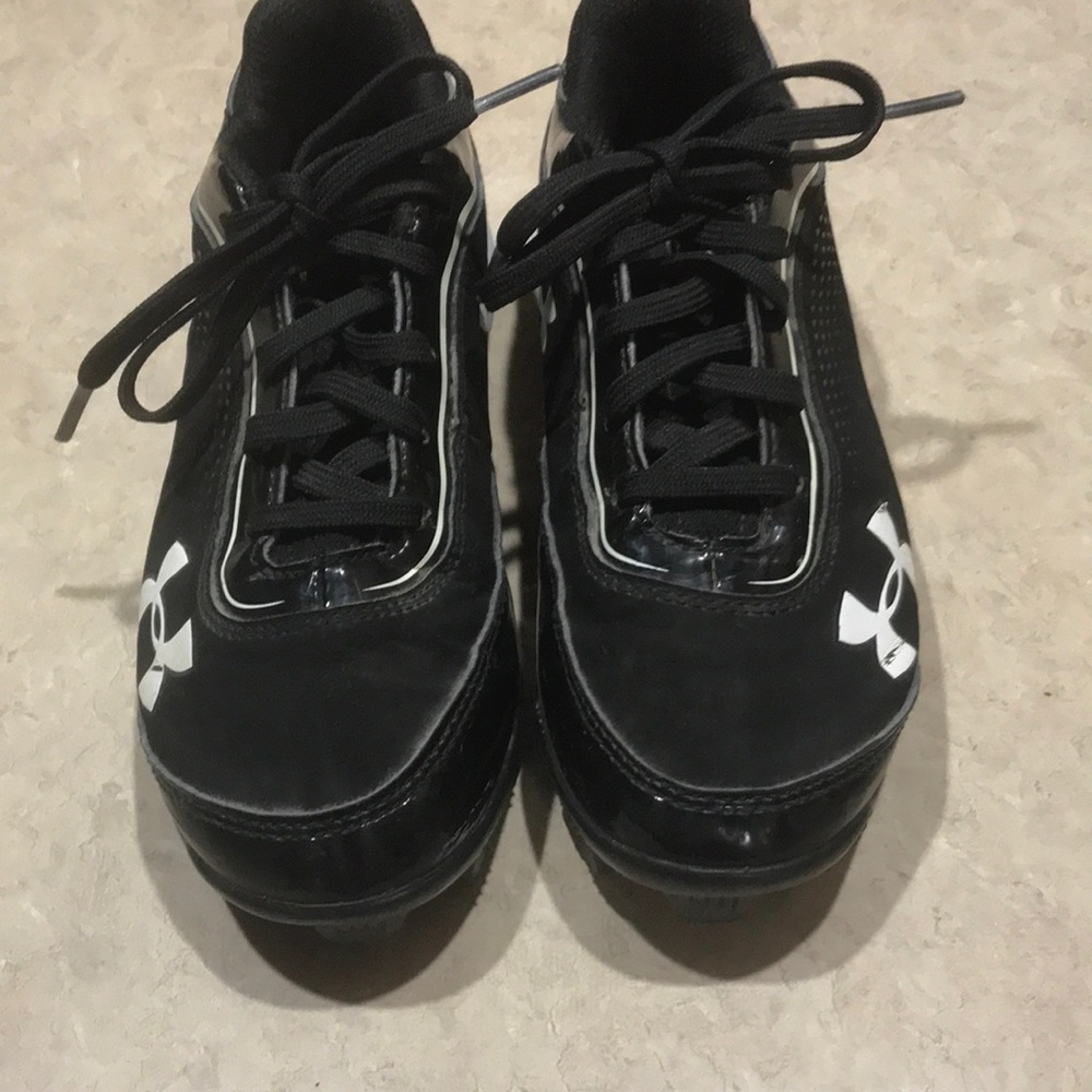 Boys baseball cleats